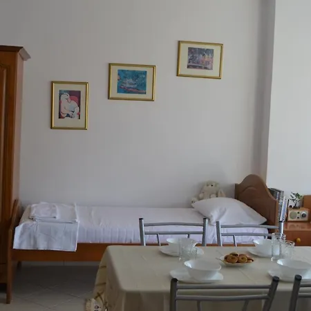 Studio Apartment Golem Apartamento